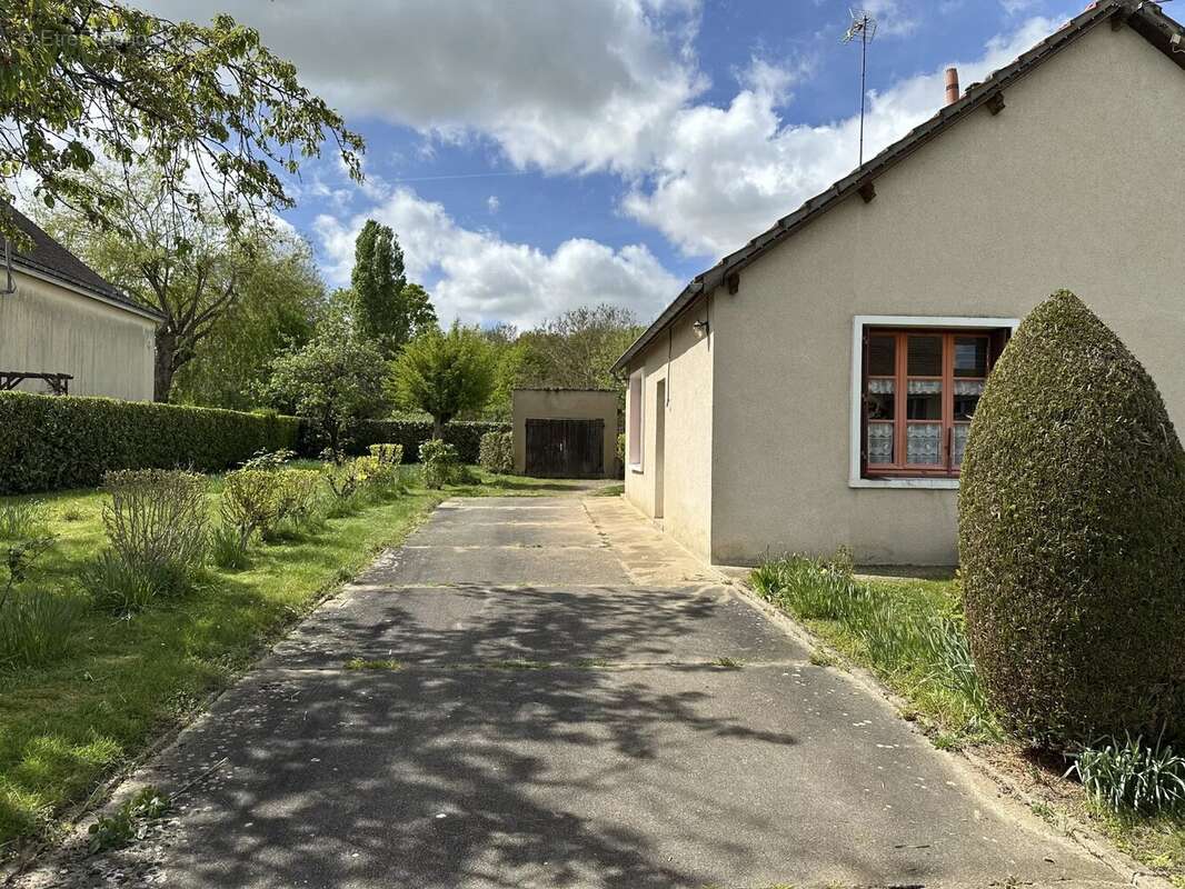 Maison à MORANCEZ