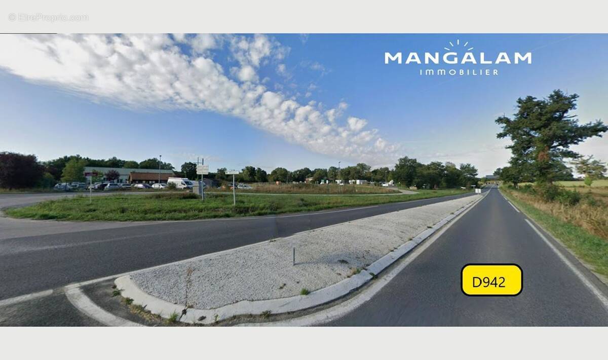 Terrain à MAGNAC-LAVAL