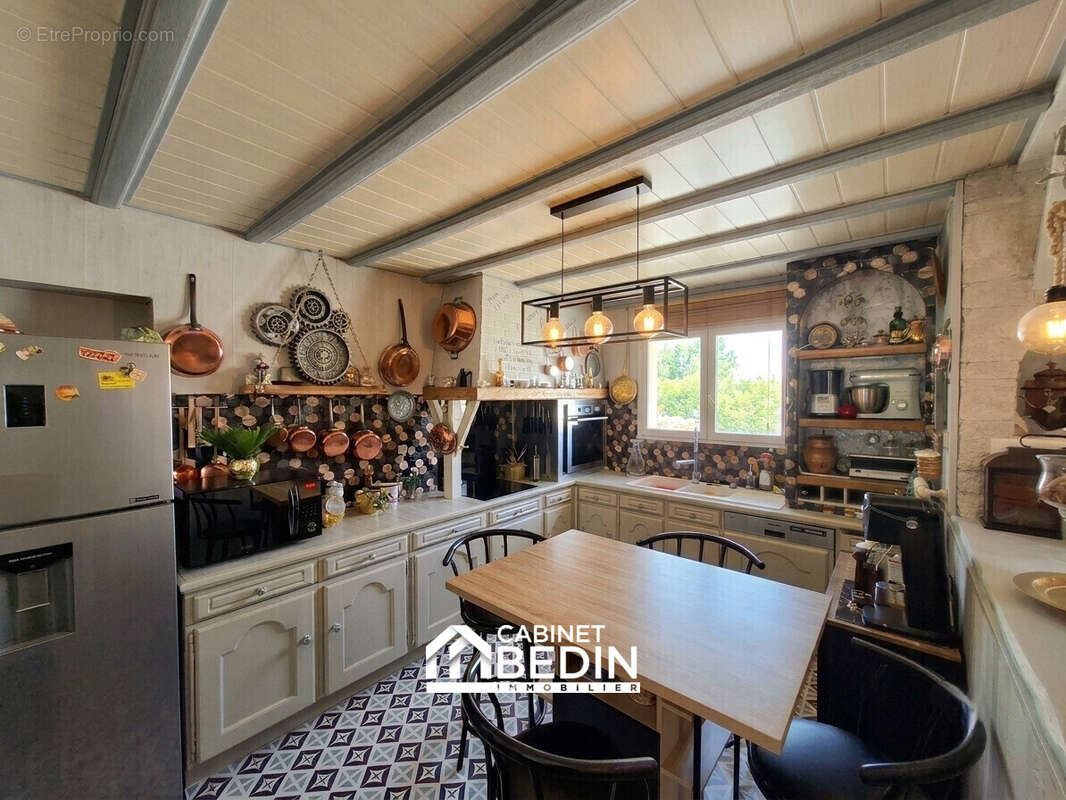 Maison 160 m² à Fargues-Saint-Hilaire  - photo 5