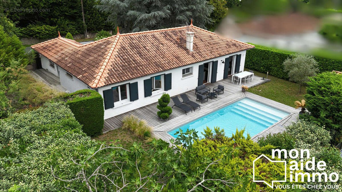 Maison à CAMBLANES-ET-MEYNAC