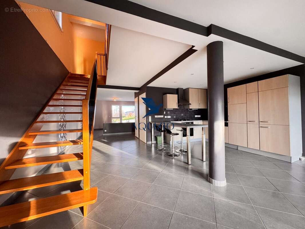 Appartement à LA ROCHE-SUR-FORON