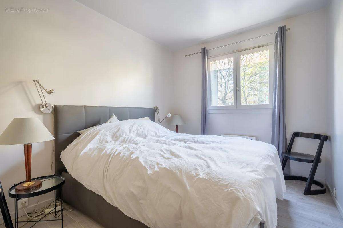 Appartement à PARIS-14E