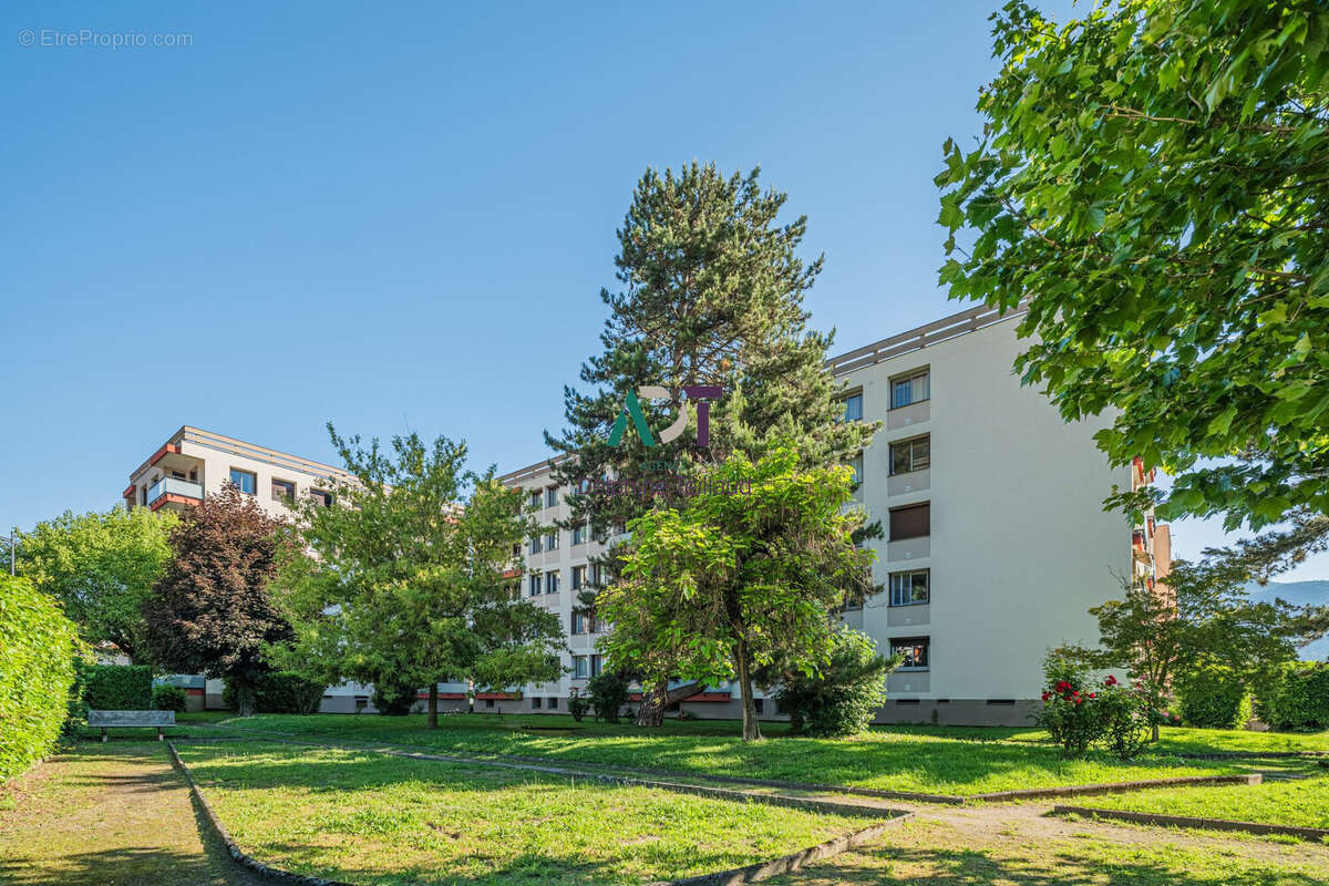 Appartement à FONTAINE