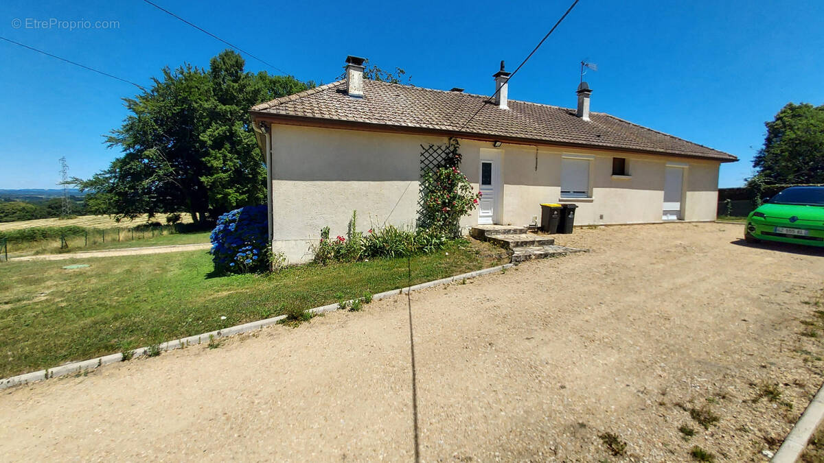 Maison à SAINT-YBARD