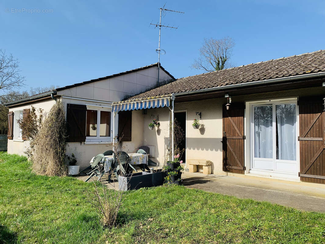 Maison à CHEROY