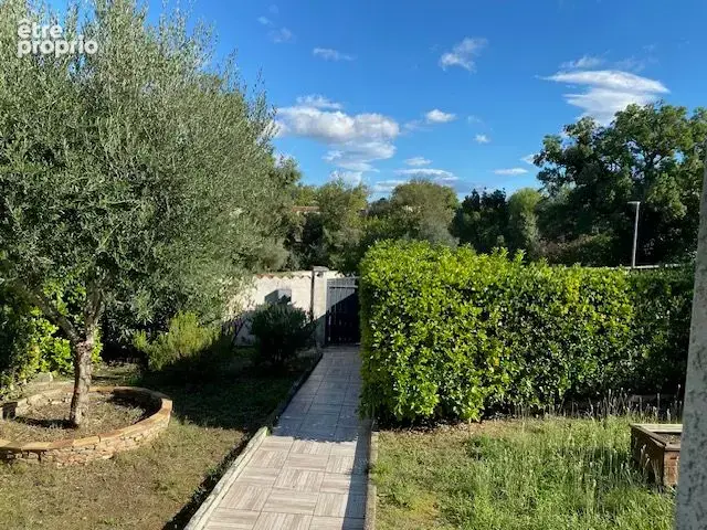 Villa traditionnelle type 4 sur 895m2 de jardin avec piscine et grand garage - vue degagee - photo 5