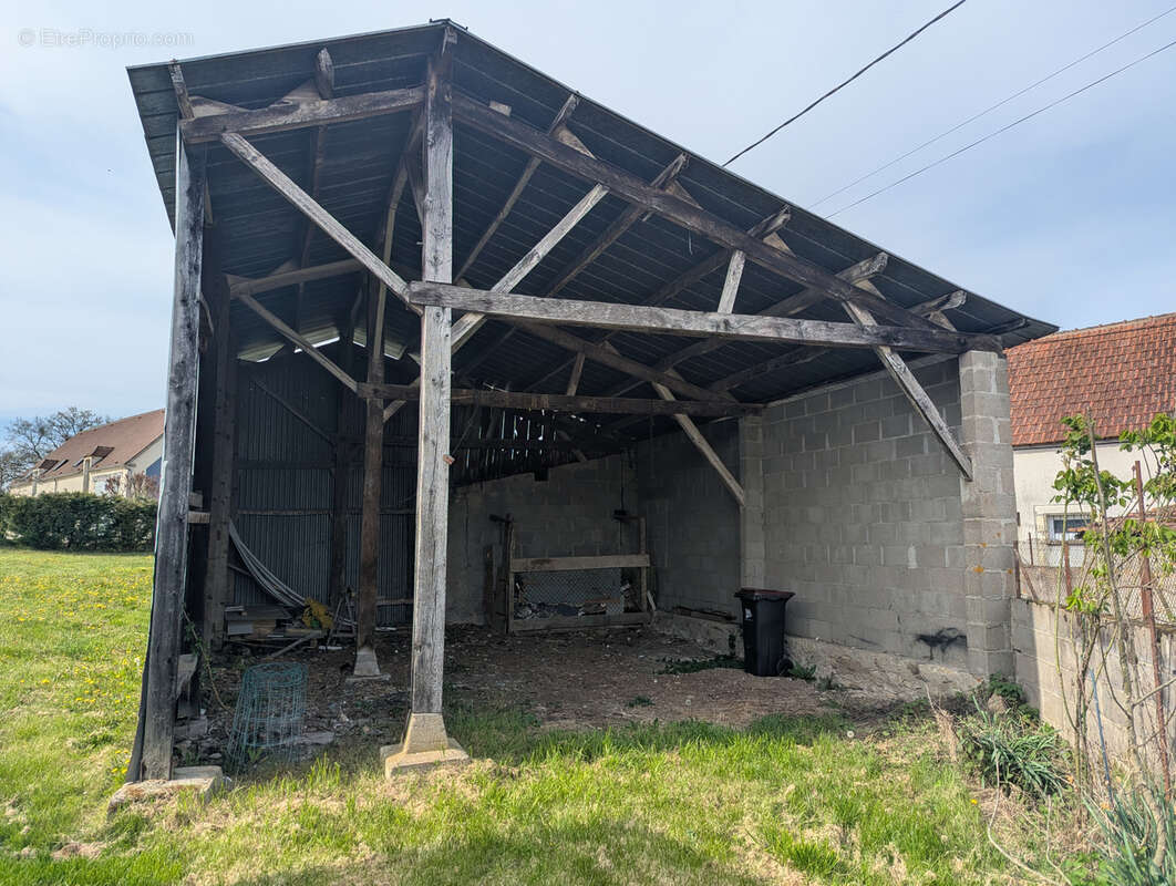 Maison à THEVET-SAINT-JULIEN