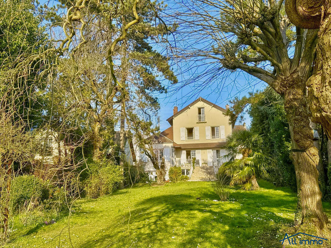 Maison à SUCY-EN-BRIE