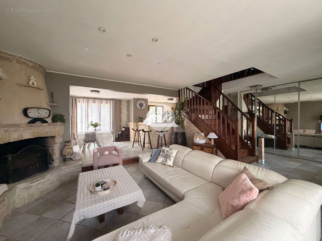 Maison à LA VILLE-DU-BOIS