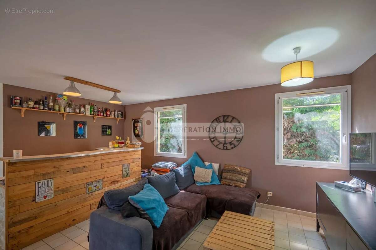 Maison à SAINT-ETIENNE-DU-GRES