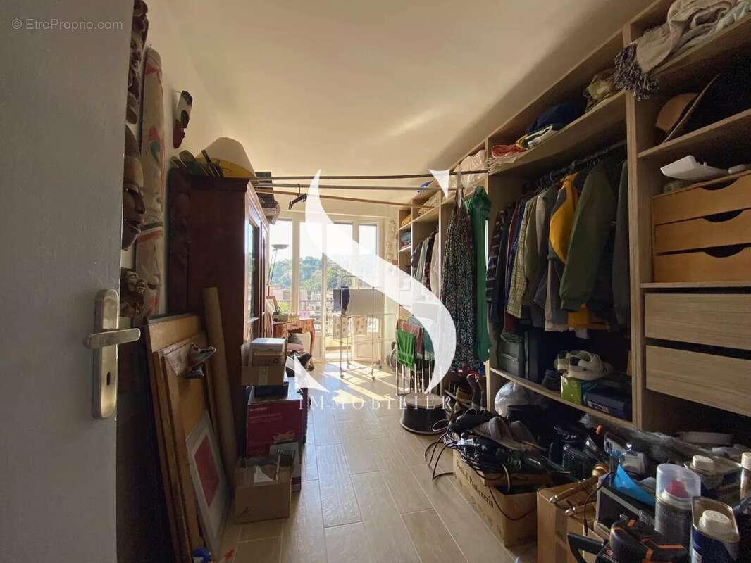 Appartement à VALLAURIS