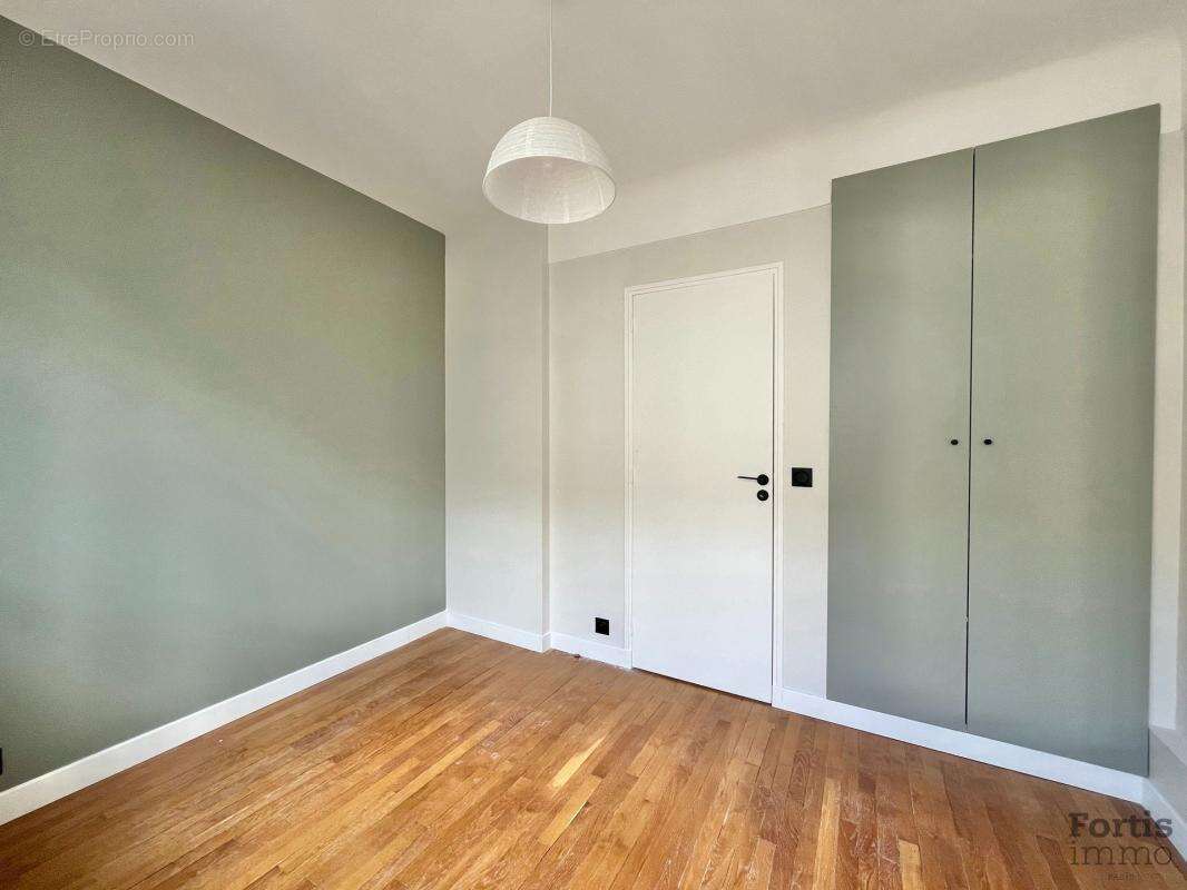 Appartement à PARIS-7E