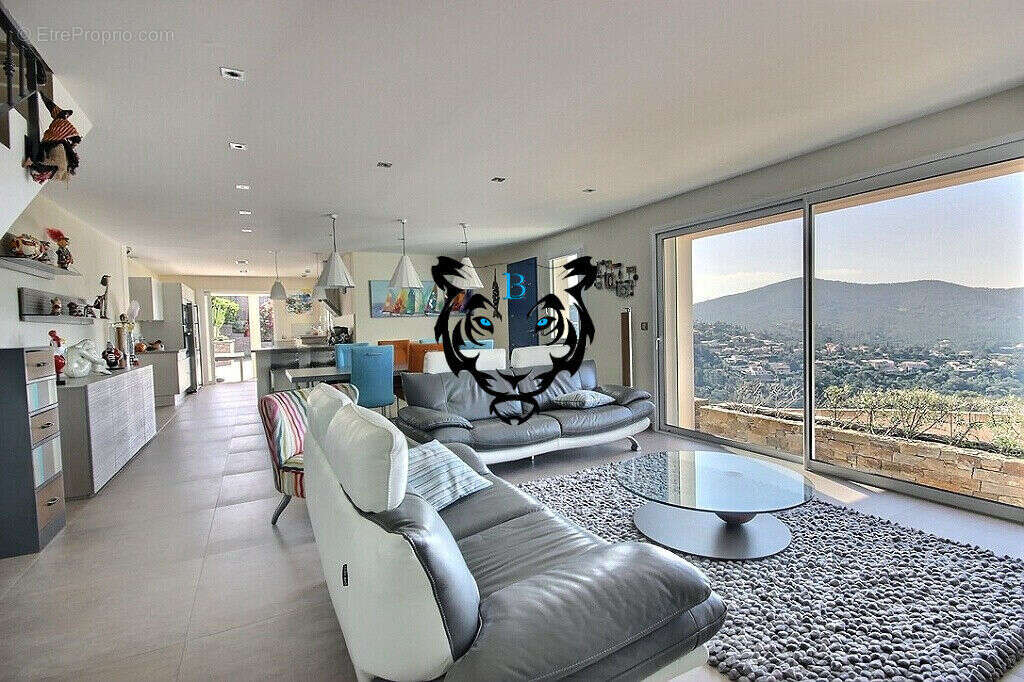 Maison à LA LONDE-LES-MAURES