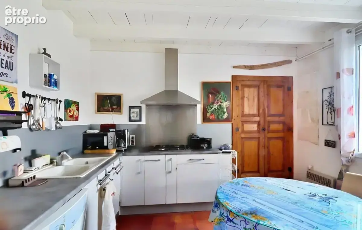 Maison de caractère en pierre de 8 pièces, 5 chambres. 200 m²- DPE C , Saint-Dizant-du Gua - photo 8