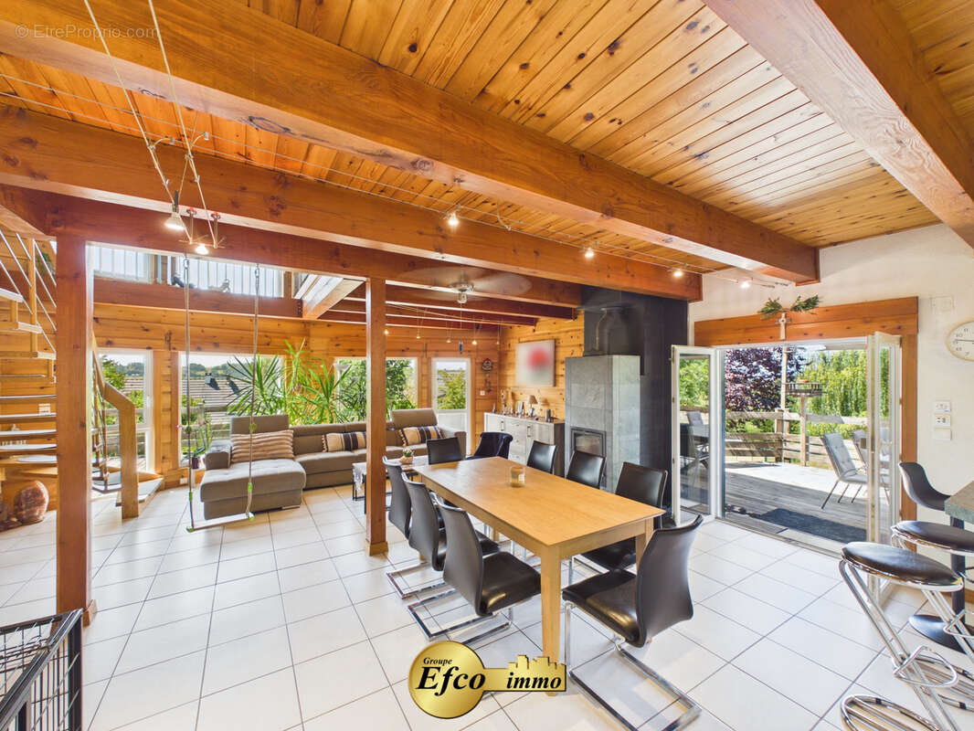 Belle maison Canadienne sur un magnifique terrain - photo 6