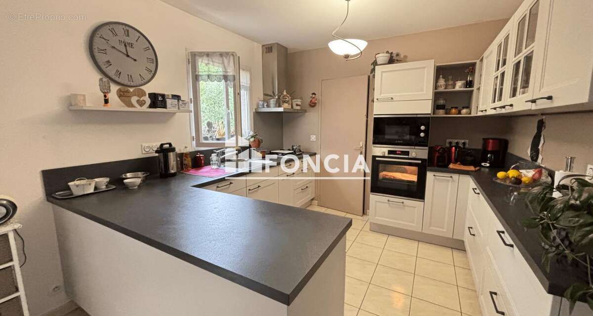 Maison à NAZELLES-NEGRON