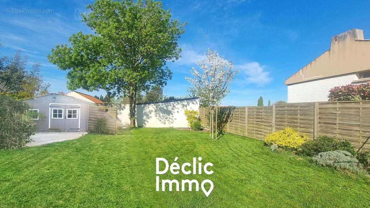 Maison à NIEUL-LE-DOLENT