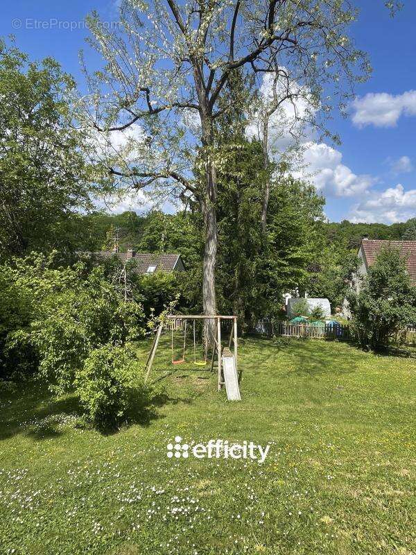 Maison à FONTAINE-LE-PORT