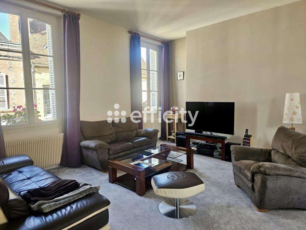 Maison à SAINT-FARGEAU