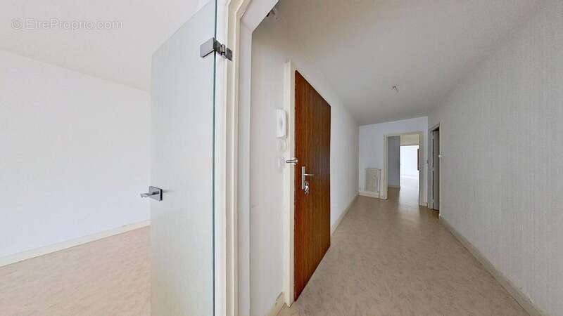 Appartement à vendre 3 pièces -91 M2 - Hypercentre AGEN (47)-3 ième étage avec ascenseur-Balcons - photo 6
