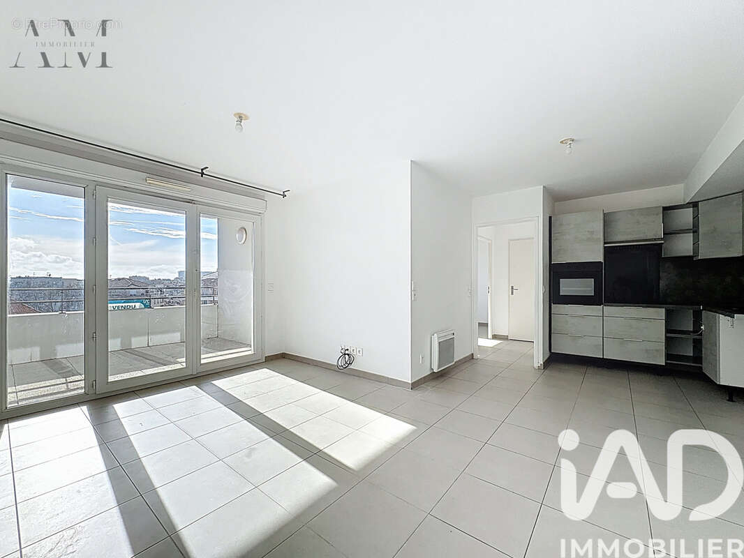 Photo 2 - Appartement à MARSEILLE-8E