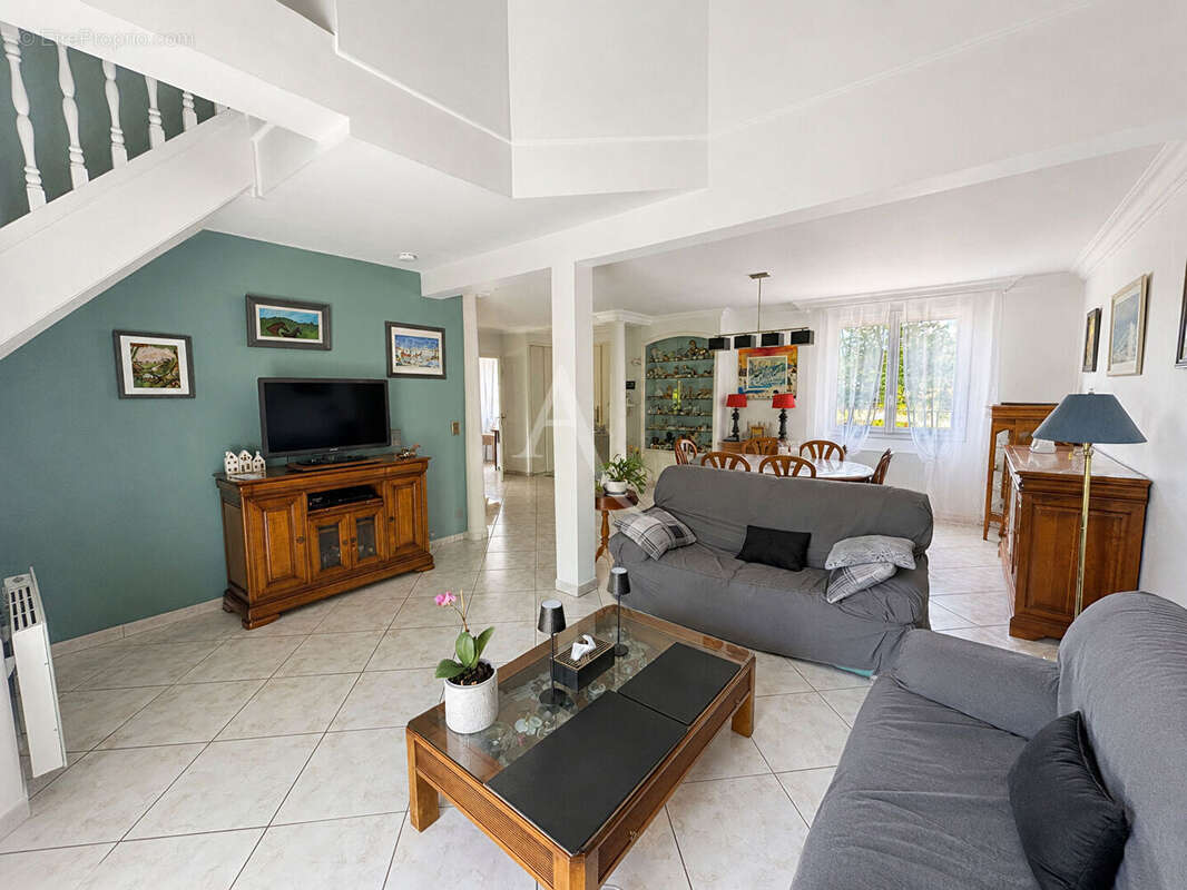 Maison Coueron avec grand garage et terrain - photo 2