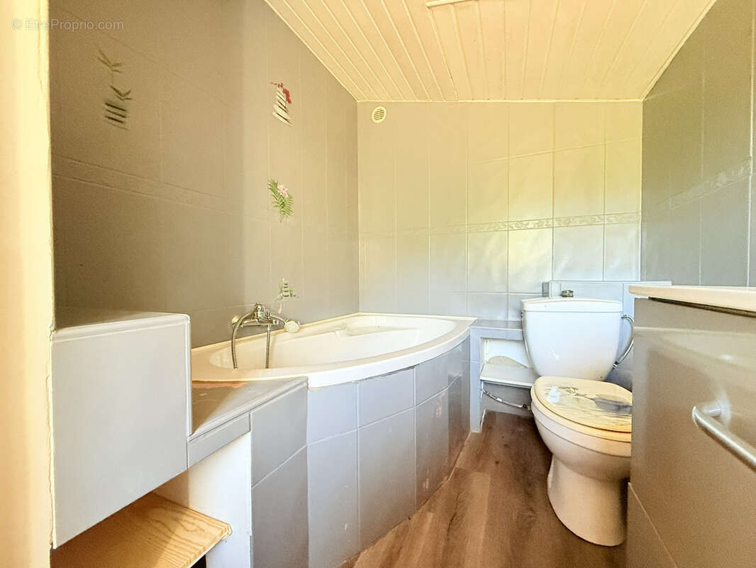 Maison à SOLLIES-PONT