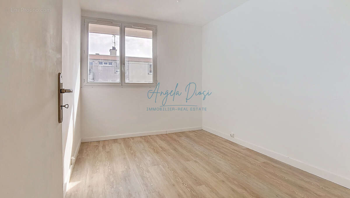 Appartement à LE PLESSIS-ROBINSON