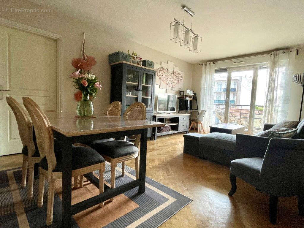 Appartement à SARTROUVILLE
