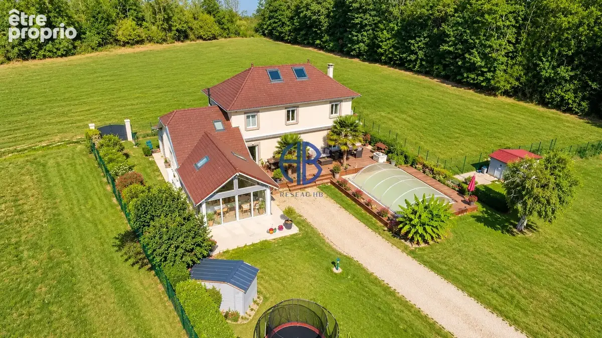 Photo Maison à Saint-Jean-De-Soudain au prix de 450 000€