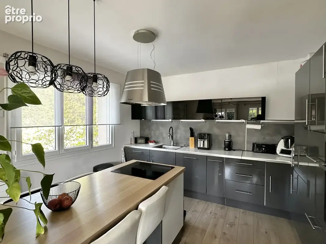 Exclu st-genis-les-ollieres maison renovee avec piscine - photo 6