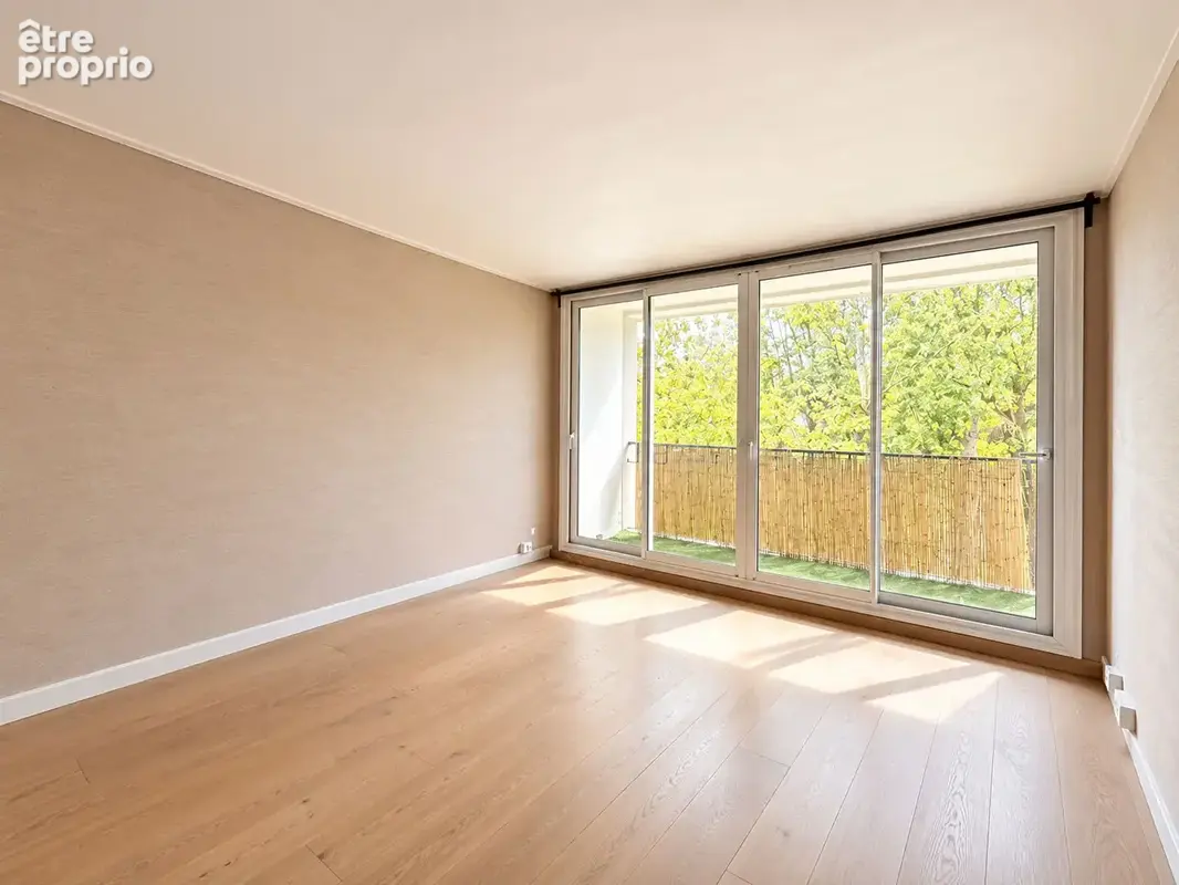 Photo Appartement à Buc au prix de 238 000€
