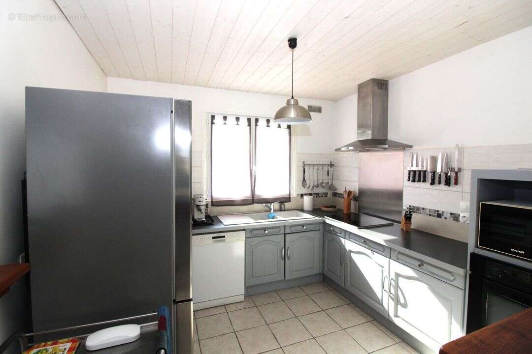 6 MINUTES LANGON - PAVILLON ANNEES 70 - RENOVATION - VUE - Maison à LANGON