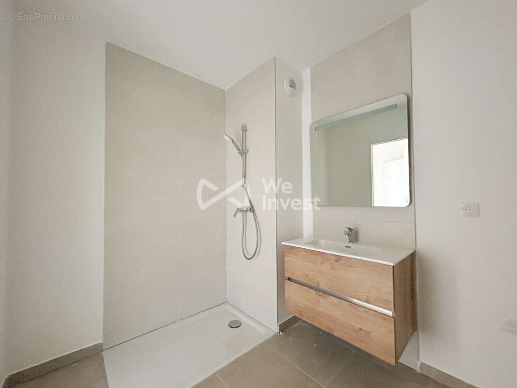 Appartement à MAUGUIO