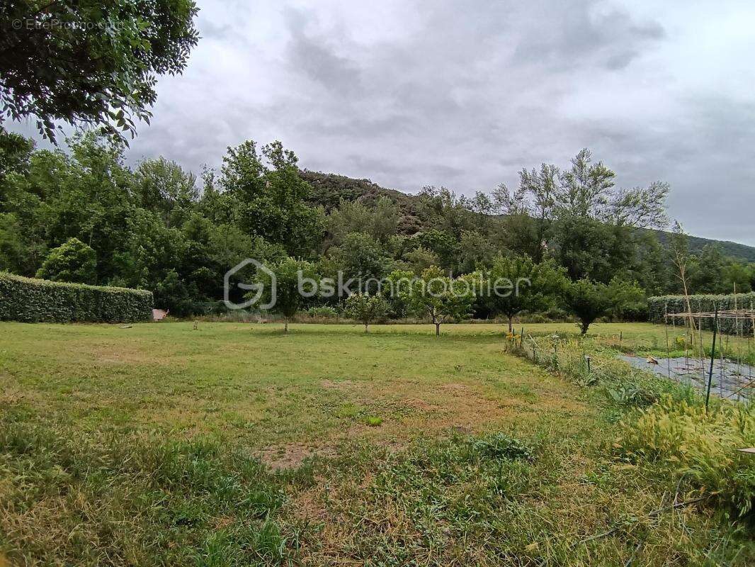 Élégante maison récente avec piscine près de la ville - photo 3