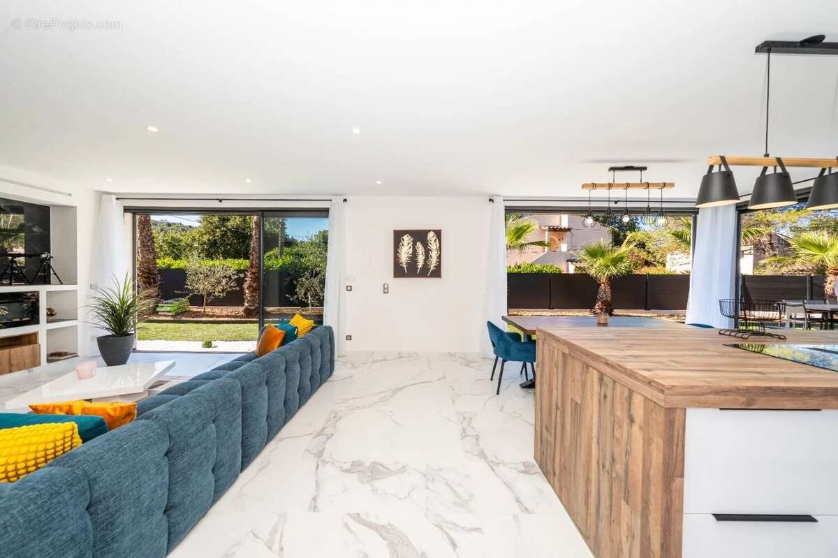 Maison à MOUGINS