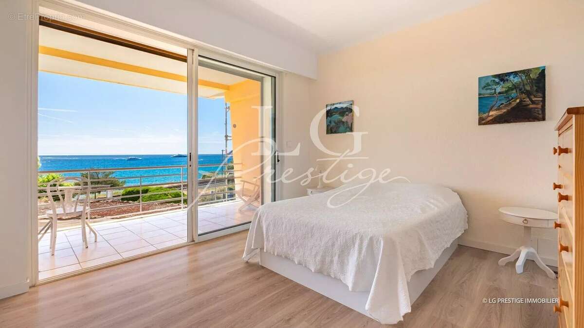 Appartement à MANDELIEU-LA-NAPOULE
