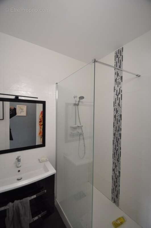 Appartement à vendre 3 pièces ANGERS (49), grand appartement + cave et garage - photo 5