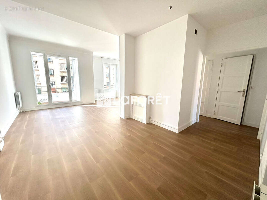 Appartement à MARSEILLE-2E