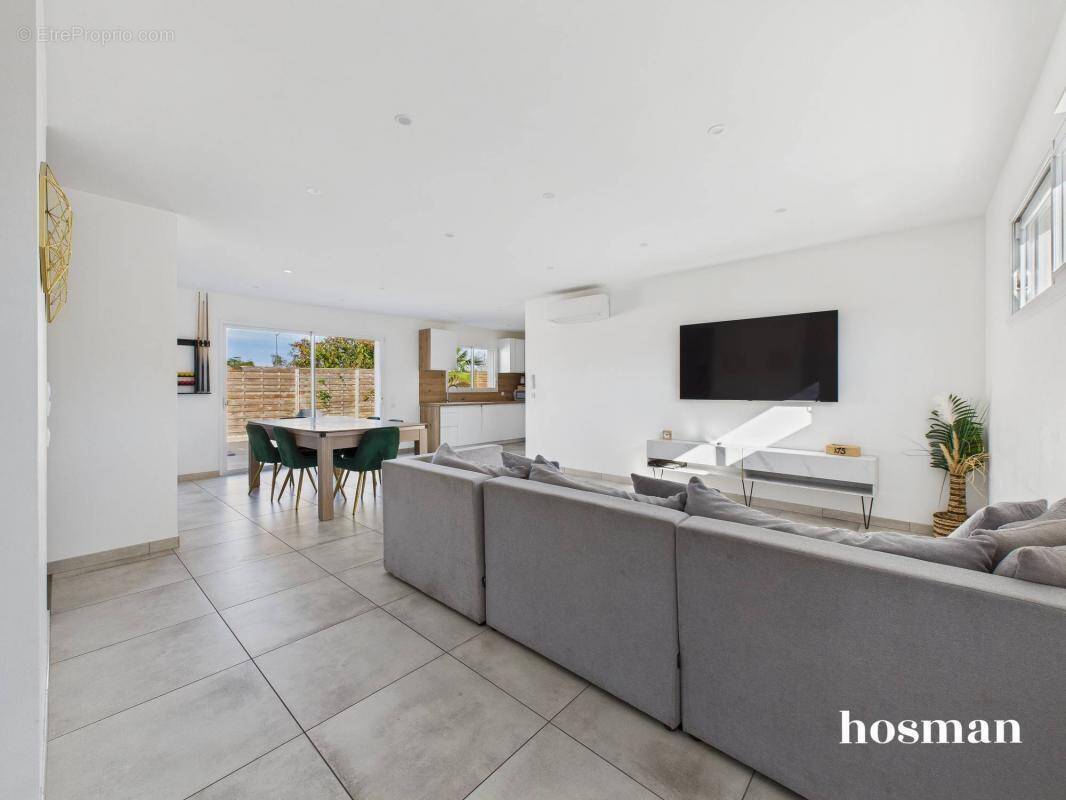 Maison à AMBARES-ET-LAGRAVE