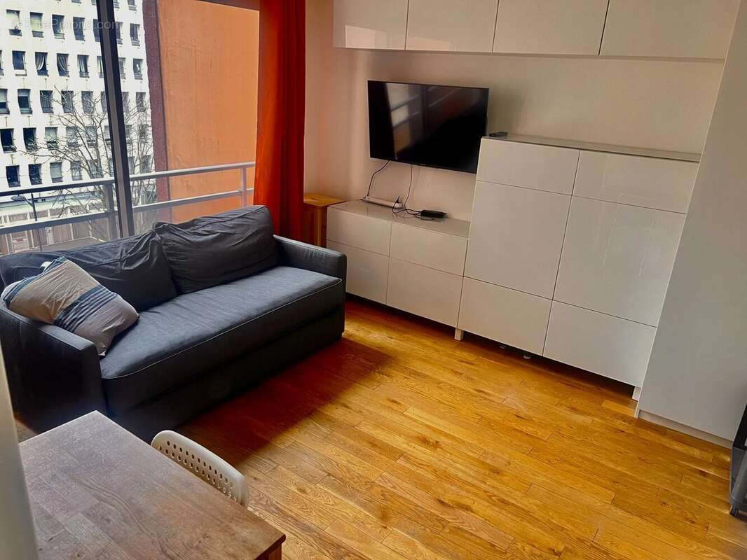 Appartement à PARIS-19E