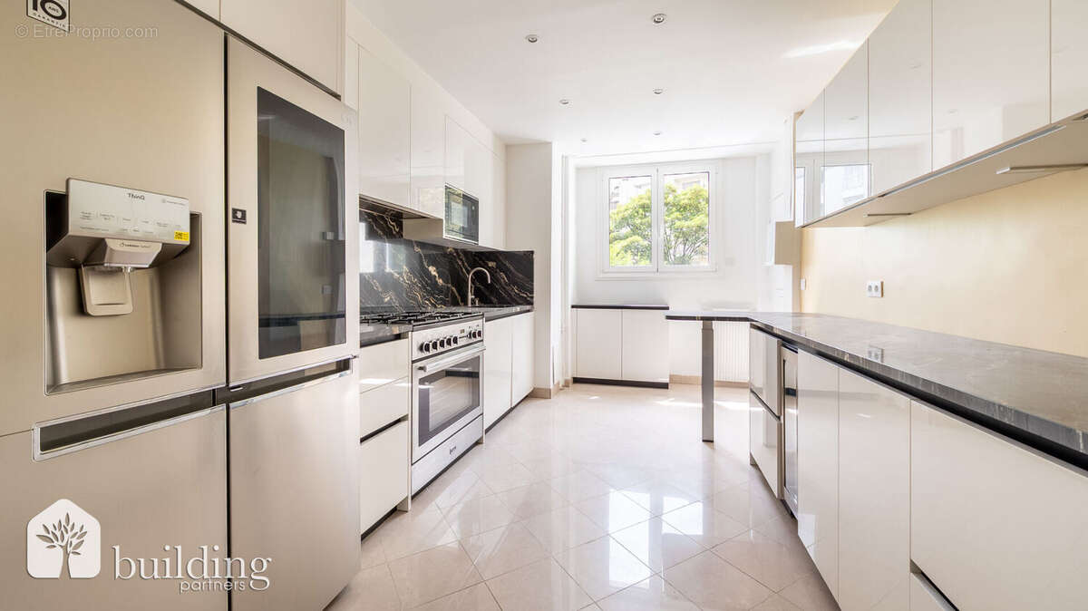 Porte Dauphine Paris 16ème - Appartement 5 pièces 167 m² avec 7 m² de balcon - photo 7