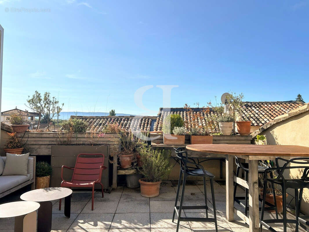 Appartement à L'ISLE-SUR-LA-SORGUE