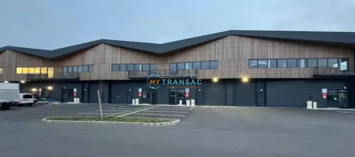 Commerce à MOISSY-CRAMAYEL