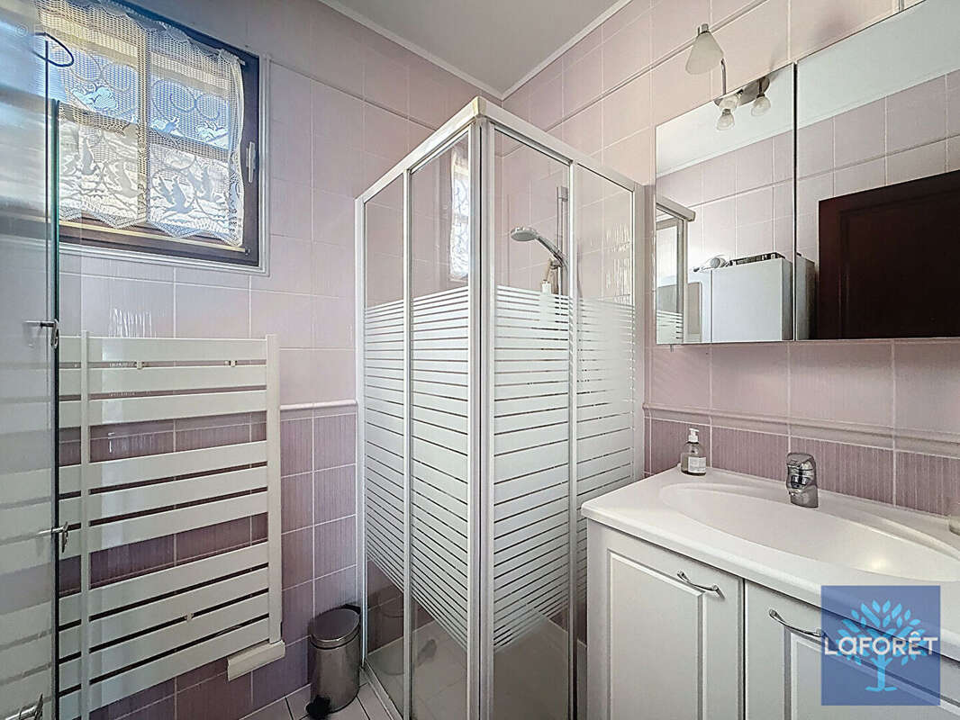 Maison à VIGNEUX-SUR-SEINE