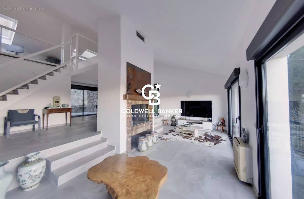 Maison à MONTESQUIEU-DES-ALBERES