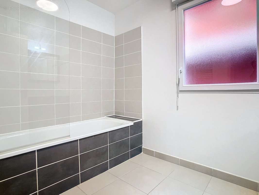 Appartement à LE CRES