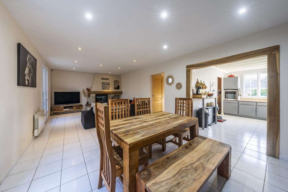 Maison à SAINT-FARGEAU-PONTHIERRY