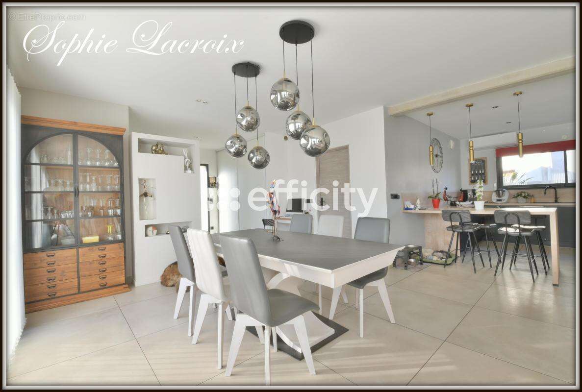 Maison à ROUSSILLON