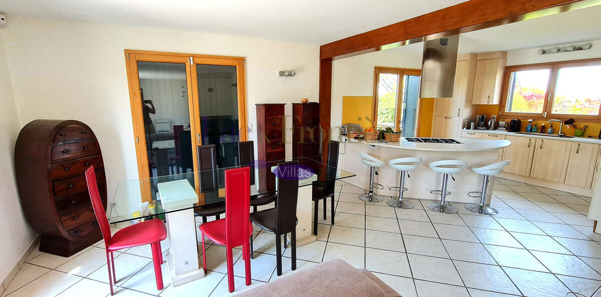 Maison à EXCENEVEX
